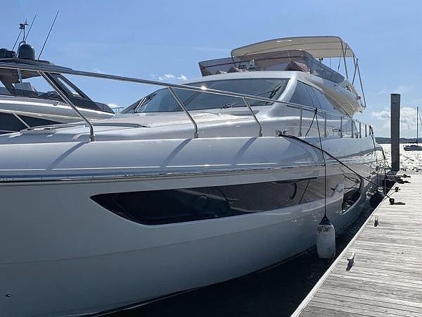  Boat docked